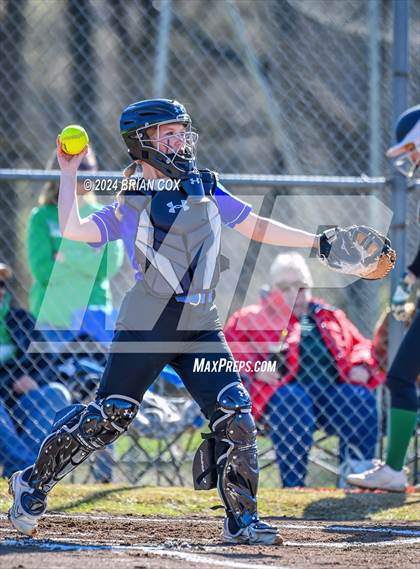 Thumbnail 3 in Yellville-Summit vs Bergman (Big Cat Classic) photogallery.