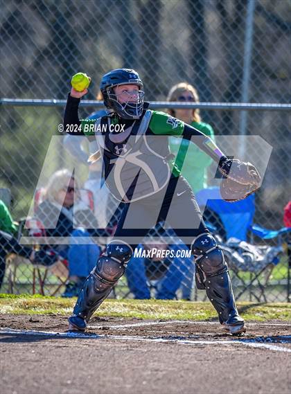 Thumbnail 2 in Yellville-Summit vs Bergman (Big Cat Classic) photogallery.
