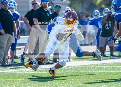 Thumbnail 2 in Liberty vs. Gilroy (Honor Bowl-NorCal) photogallery.