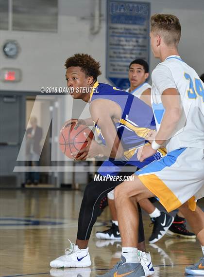Thumbnail 1 in Wood vs. Center (Les Curry Invitational) photogallery.