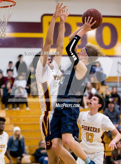 Thumbnail 1 in Camarillo @ Simi Valley photogallery.