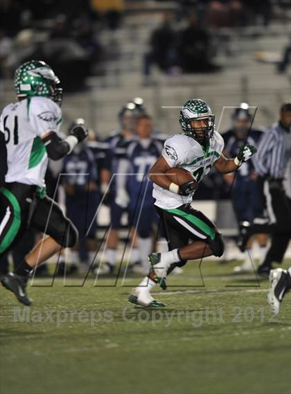Thumbnail 3 in Vista del Lago vs. El Camino (CIF SJS D3 Playoff) photogallery.