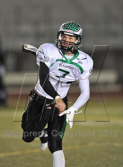 Thumbnail 2 in Vista del Lago vs. El Camino (CIF SJS D3 Playoff) photogallery.