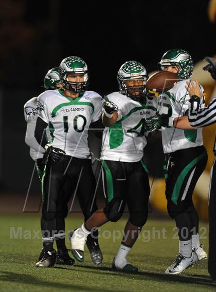Thumbnail 3 in Vista del Lago vs. El Camino (CIF SJS D3 Playoff) photogallery.