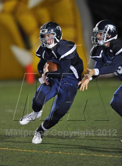 Thumbnail 1 in Vista del Lago vs. El Camino (CIF SJS D3 Playoff) photogallery.