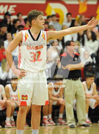 Thumbnail 1 in Oxnard @ Mission Viejo (CIF SS D3AA Playoff) photogallery.