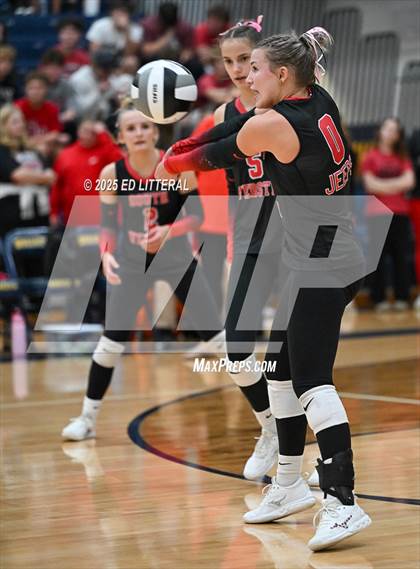 Thumbnail 1 in South Webster vs. Portsmouth West (OHSAA Division VI District Semifinal) photogallery.