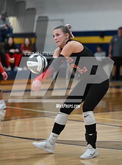 Thumbnail 3 in South Webster vs. Portsmouth West (OHSAA Division VI District Semifinal) photogallery.