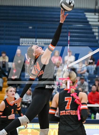 Thumbnail 1 in South Webster vs. Portsmouth West (OHSAA Division VI District Semifinal) photogallery.