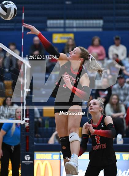 Thumbnail 2 in South Webster vs. Portsmouth West (OHSAA Division VI District Semifinal) photogallery.