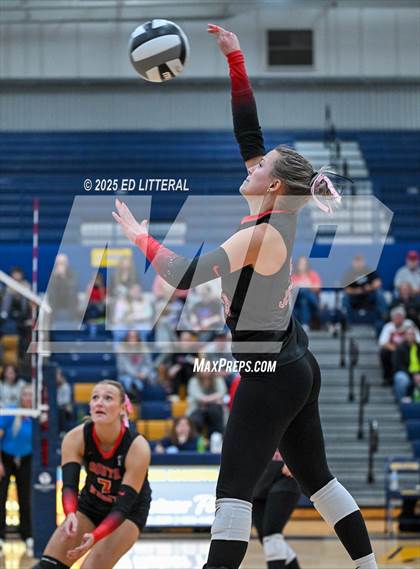 Thumbnail 1 in South Webster vs. Portsmouth West (OHSAA Division VI District Semifinal) photogallery.