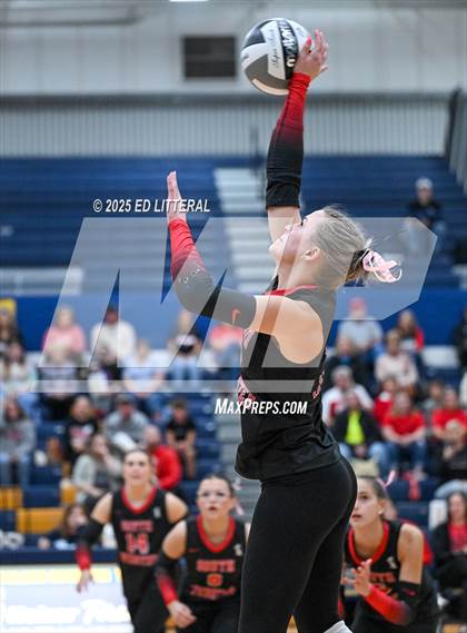 Thumbnail 1 in South Webster vs. Portsmouth West (OHSAA Division VI District Semifinal) photogallery.