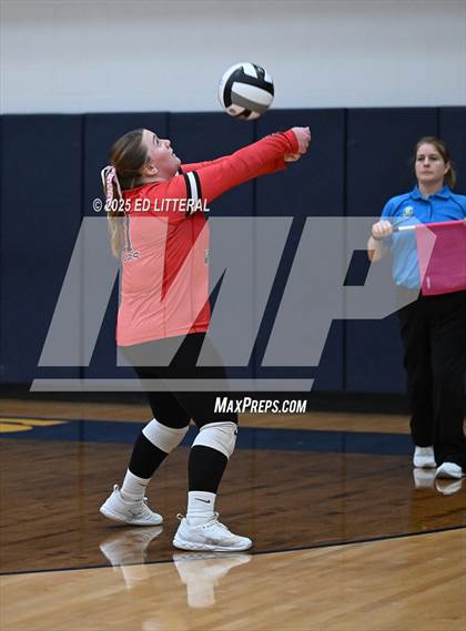 Thumbnail 1 in South Webster vs. Portsmouth West (OHSAA Division VI District Semifinal) photogallery.