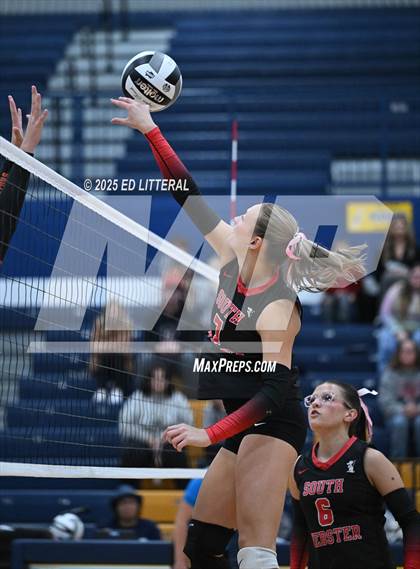 Thumbnail 1 in South Webster vs. Portsmouth West (OHSAA Division VI District Semifinal) photogallery.