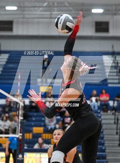 Thumbnail 2 in South Webster vs. Portsmouth West (OHSAA Division VI District Semifinal) photogallery.