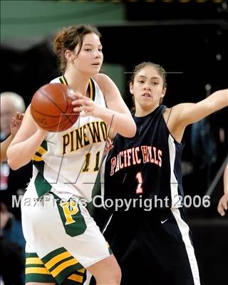 Thumbnail 2 in Pacific Hills vs. Pinewood (CIF State D5 Final) photogallery.
