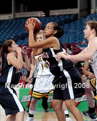 Thumbnail 2 in Pacific Hills vs. Pinewood (CIF State D5 Final) photogallery.