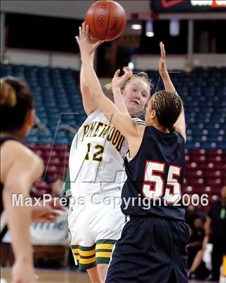 Thumbnail 3 in Pacific Hills vs. Pinewood (CIF State D5 Final) photogallery.