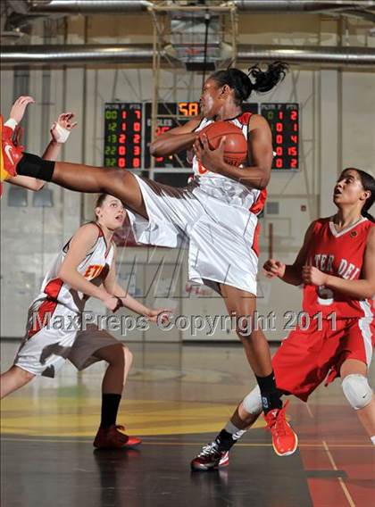 Thumbnail 1 in Mater Dei @ Etiwanda (CIF SS Playoffs) photogallery.