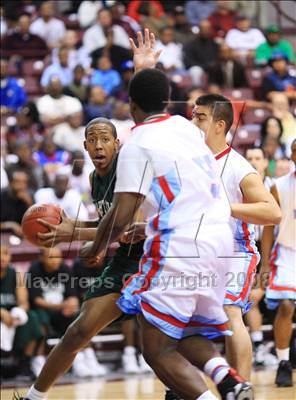 Thumbnail 1 in Hightower vs. Madison (UIL 5A Region 3 Semifinal) photogallery.