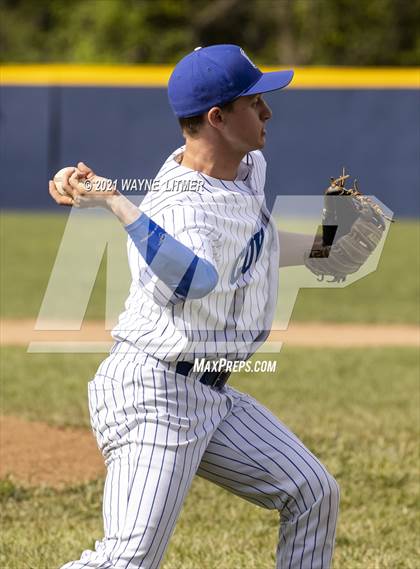 Thumbnail 3 in Dixie Heights @ Covington Catholic photogallery.