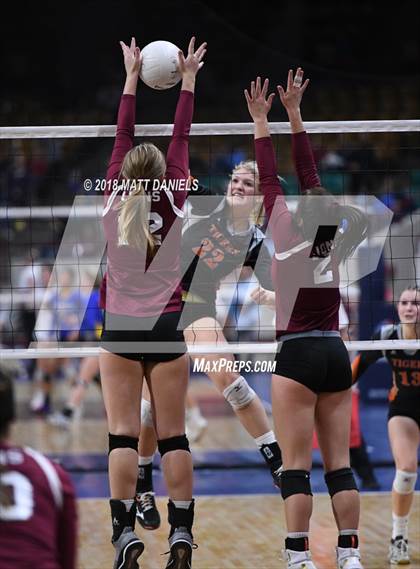Thumbnail 2 in Wiggins vs. Swink (CHSAA 3A Playoff) photogallery.