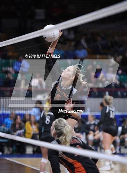 Thumbnail 2 in Wiggins vs. Swink (CHSAA 3A Playoff) photogallery.