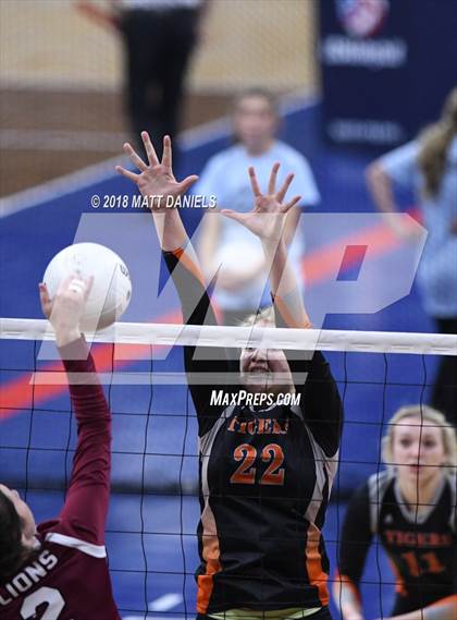 Thumbnail 2 in Wiggins vs. Swink (CHSAA 3A Playoff) photogallery.