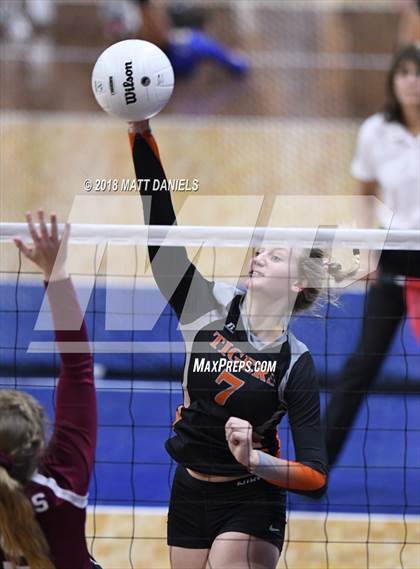 Thumbnail 1 in Wiggins vs. Swink (CHSAA 3A Playoff) photogallery.