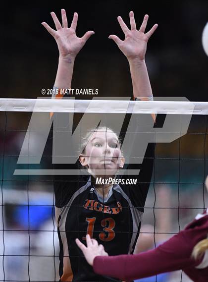 Thumbnail 2 in Wiggins vs. Swink (CHSAA 3A Playoff) photogallery.