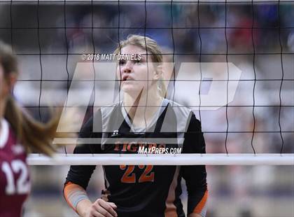 Thumbnail 1 in Wiggins vs. Swink (CHSAA 3A Playoff) photogallery.