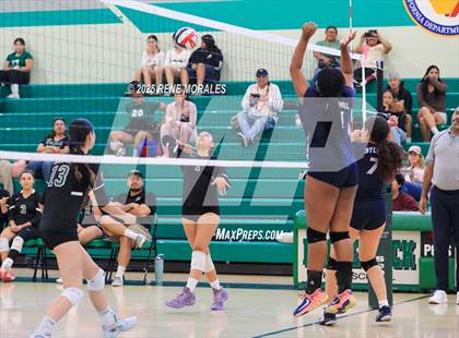 Thumbnail 2 in Sylmar vs Eagle Rock photogallery.