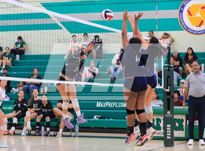 Thumbnail 2 in Sylmar vs Eagle Rock photogallery.
