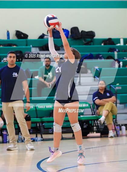 Thumbnail 2 in Sylmar vs Eagle Rock photogallery.
