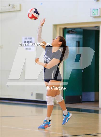 Thumbnail 2 in Sylmar vs Eagle Rock photogallery.