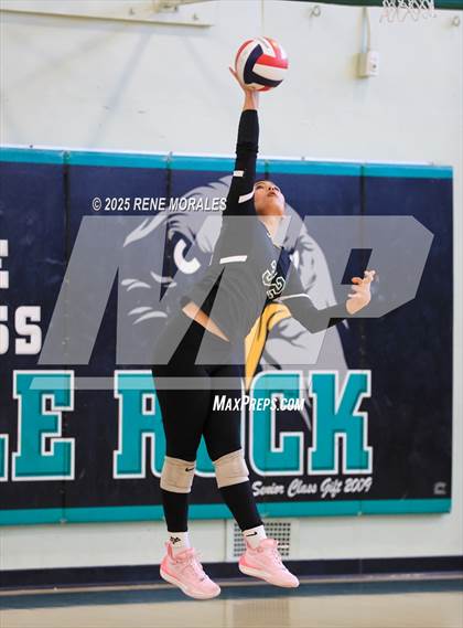Thumbnail 2 in Sylmar vs Eagle Rock photogallery.