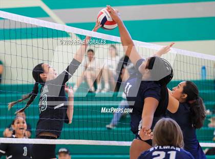 Thumbnail 2 in Sylmar vs Eagle Rock photogallery.