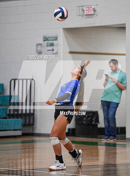 Thumbnail 3 in Neches vs McMullen County (UIL 1A Region 4 Semifinal Playoff) photogallery.