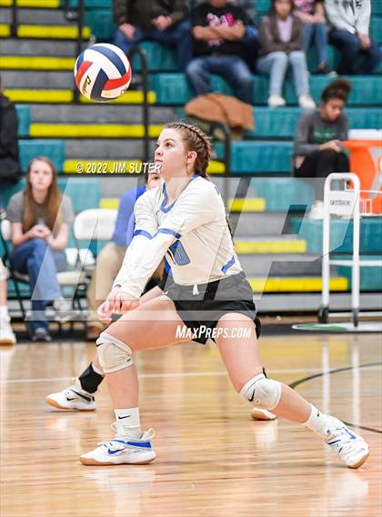 Thumbnail 3 in Neches vs McMullen County (UIL 1A Region 4 Semifinal Playoff) photogallery.
