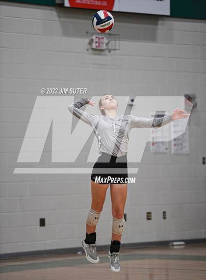 Thumbnail 2 in Neches vs McMullen County (UIL 1A Region 4 Semifinal Playoff) photogallery.