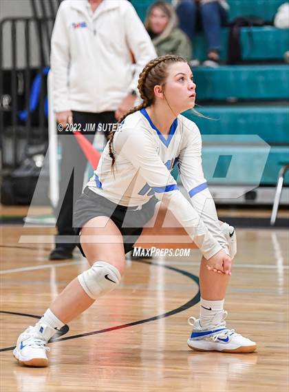 Thumbnail 1 in Neches vs McMullen County (UIL 1A Region 4 Semifinal Playoff) photogallery.