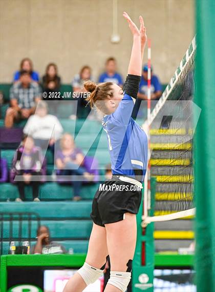 Thumbnail 3 in Neches vs McMullen County (UIL 1A Region 4 Semifinal Playoff) photogallery.