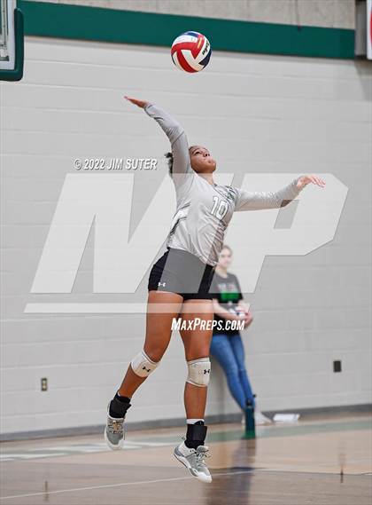 Thumbnail 3 in Neches vs McMullen County (UIL 1A Region 4 Semifinal Playoff) photogallery.