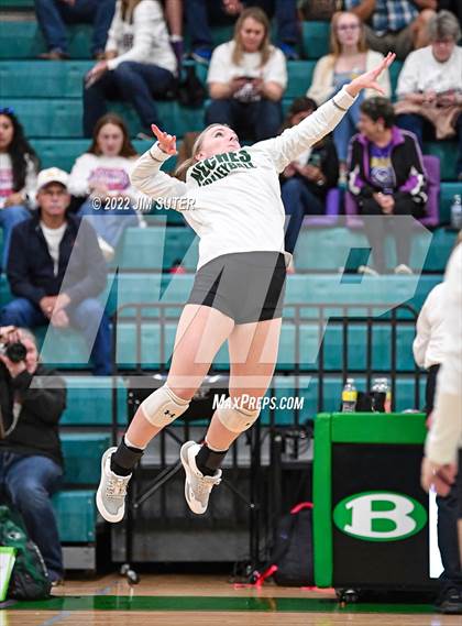 Thumbnail 1 in Neches vs McMullen County (UIL 1A Region 4 Semifinal Playoff) photogallery.