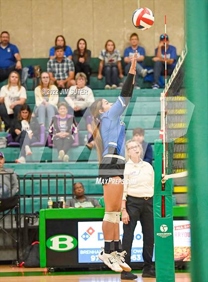 Thumbnail 2 in Neches vs McMullen County (UIL 1A Region 4 Semifinal Playoff) photogallery.