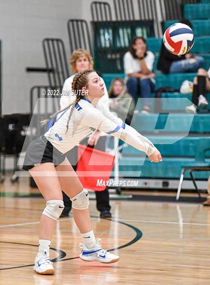 Thumbnail 1 in Neches vs McMullen County (UIL 1A Region 4 Semifinal Playoff) photogallery.