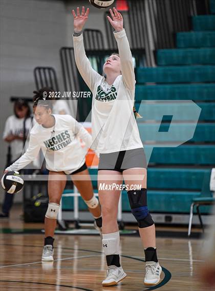 Thumbnail 2 in Neches vs McMullen County (UIL 1A Region 4 Semifinal Playoff) photogallery.