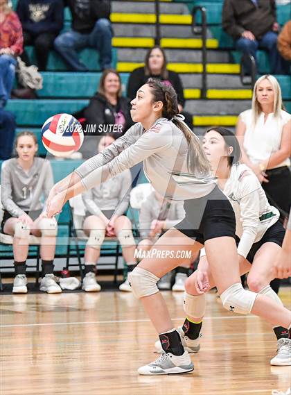 Thumbnail 3 in Neches vs McMullen County (UIL 1A Region 4 Semifinal Playoff) photogallery.