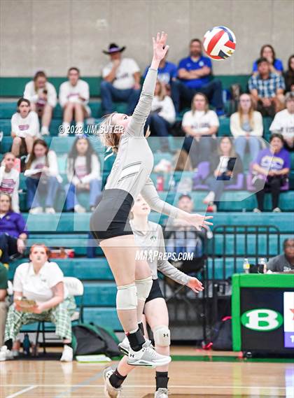 Thumbnail 3 in Neches vs McMullen County (UIL 1A Region 4 Semifinal Playoff) photogallery.
