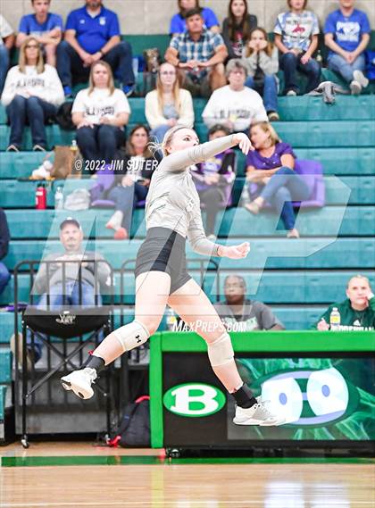 Thumbnail 3 in Neches vs McMullen County (UIL 1A Region 4 Semifinal Playoff) photogallery.